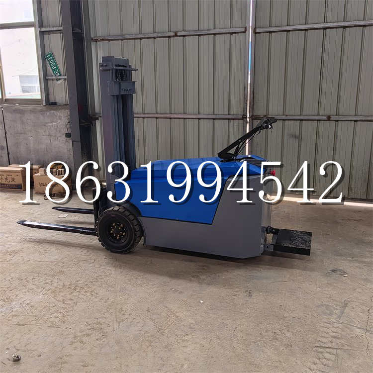 吉林省全电动叉车插腿式堆高车液压装卸车1.5吨升高小型站驾式铲车